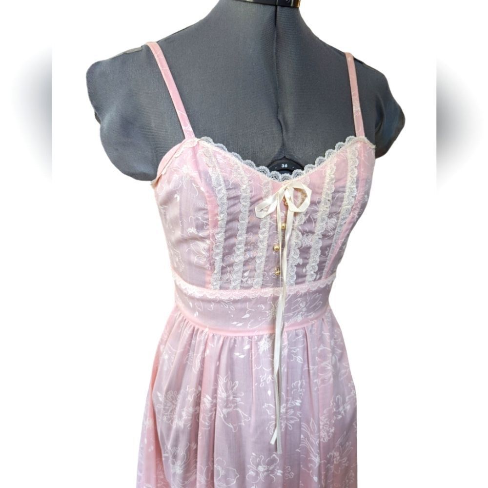 Sears vintage pink floral‎ print corset dress with lace